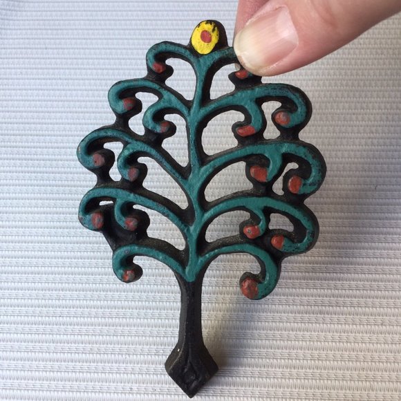 Small Cast Iron Metal Trivet Footed Spoon Rest Tree of Life Painted Ornate Green - Picture 9 of 12